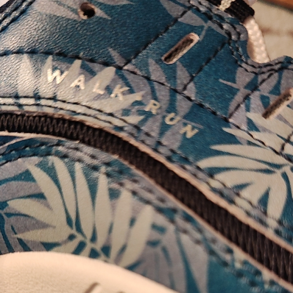 Easy Spirit Tropical Blue and White Athletic Shoes - Picture 3 of 6